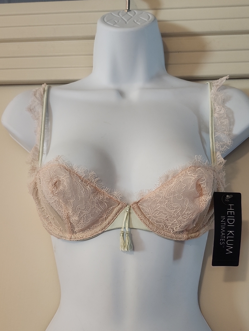 Heidi Klum Intimates Lace Bra in Soft Pink